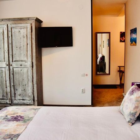 Casa Ankeli Bed & Breakfast Busteni Ngoại thất bức ảnh