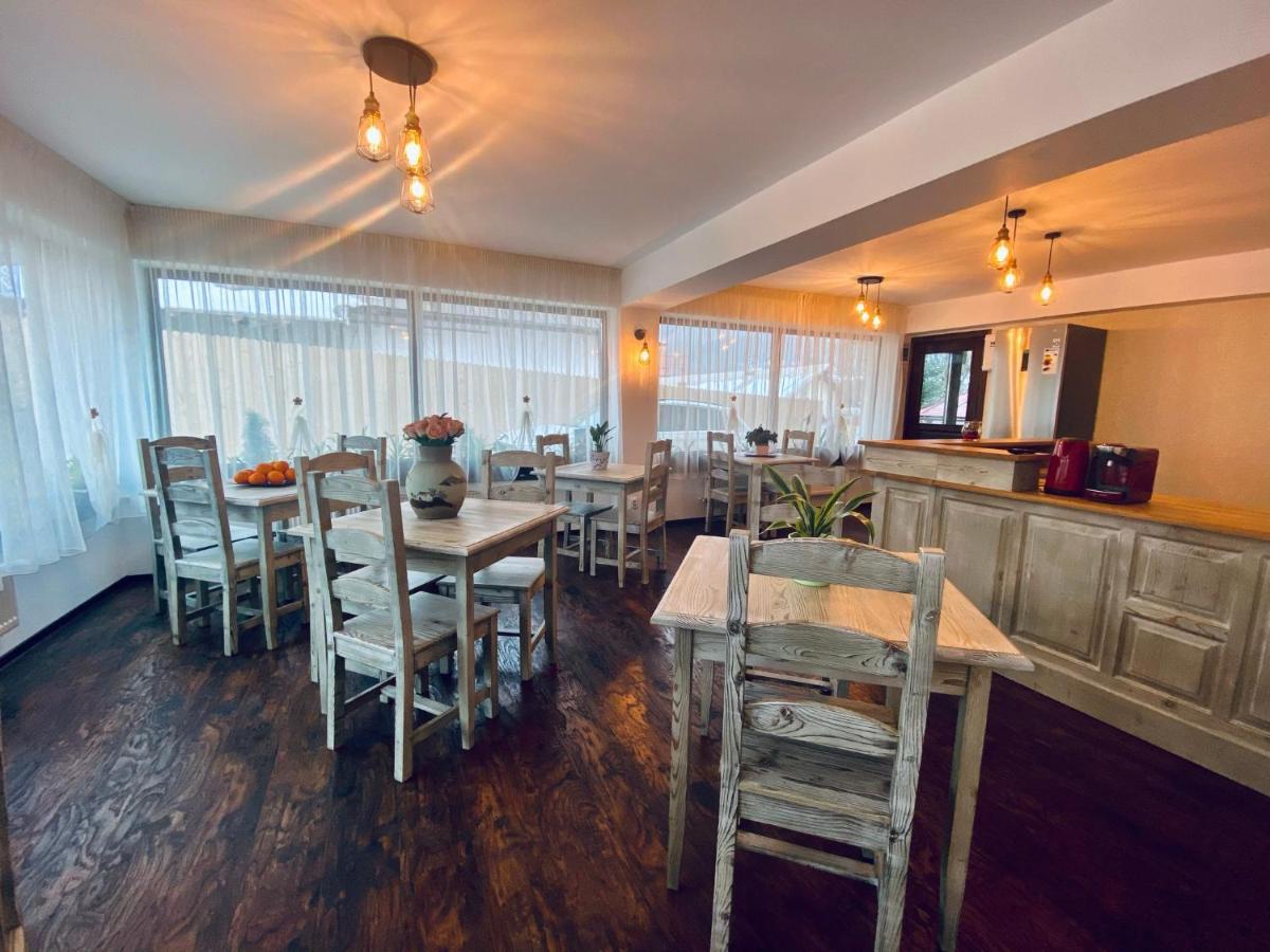 Casa Ankeli Bed & Breakfast Busteni Ngoại thất bức ảnh