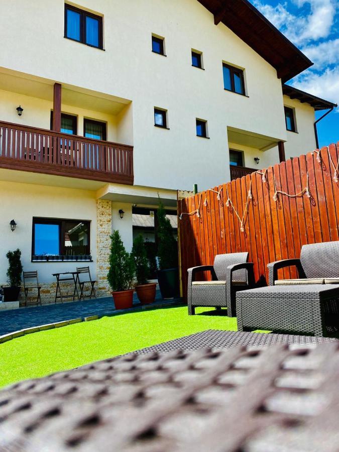 Casa Ankeli Bed & Breakfast Busteni Ngoại thất bức ảnh