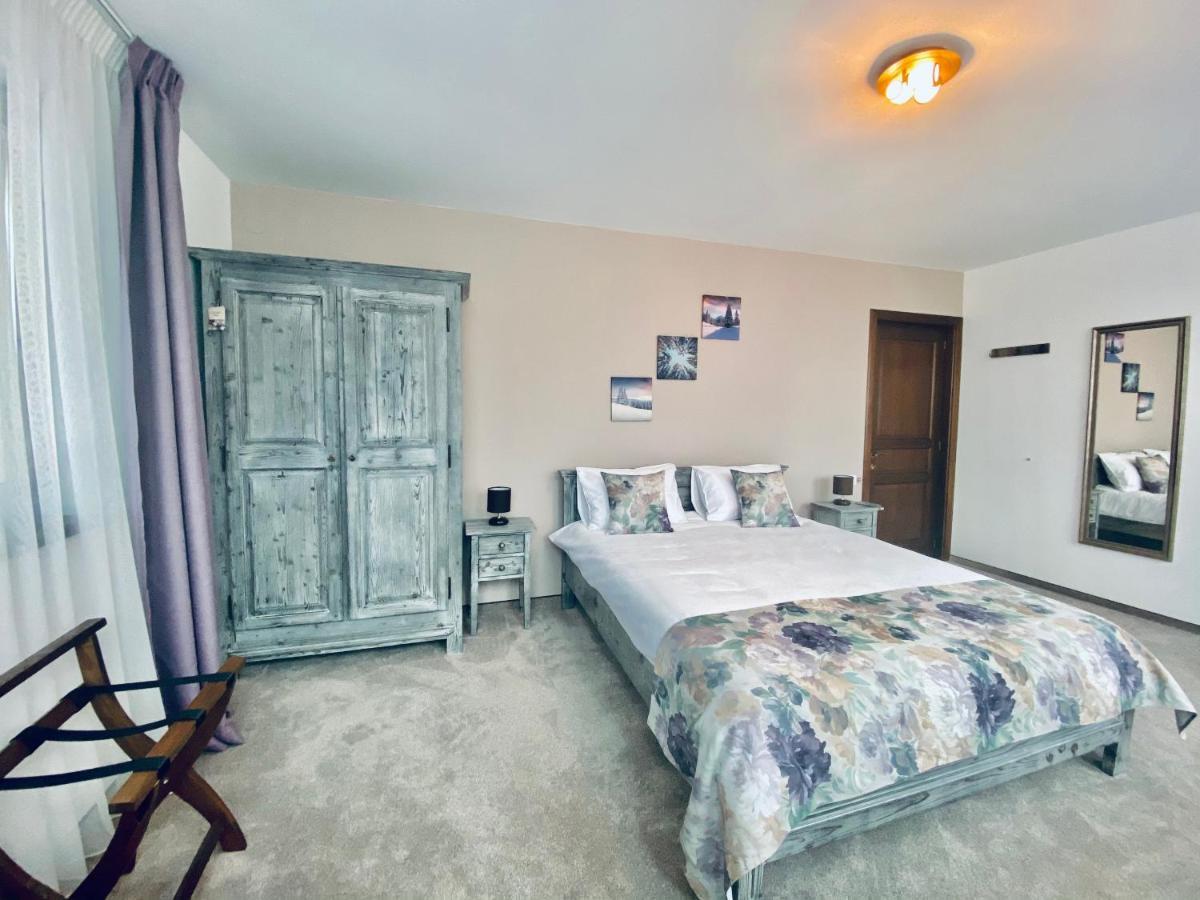 Casa Ankeli Bed & Breakfast Busteni Ngoại thất bức ảnh