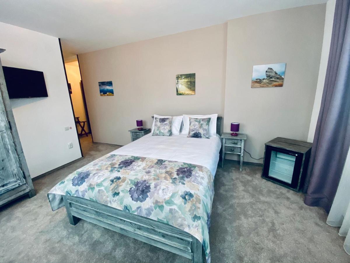 Casa Ankeli Bed & Breakfast Busteni Ngoại thất bức ảnh