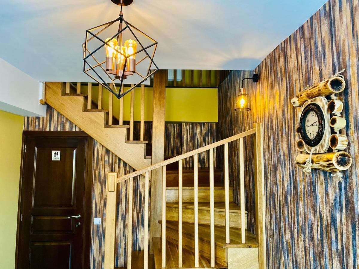 Casa Ankeli Bed & Breakfast Busteni Ngoại thất bức ảnh