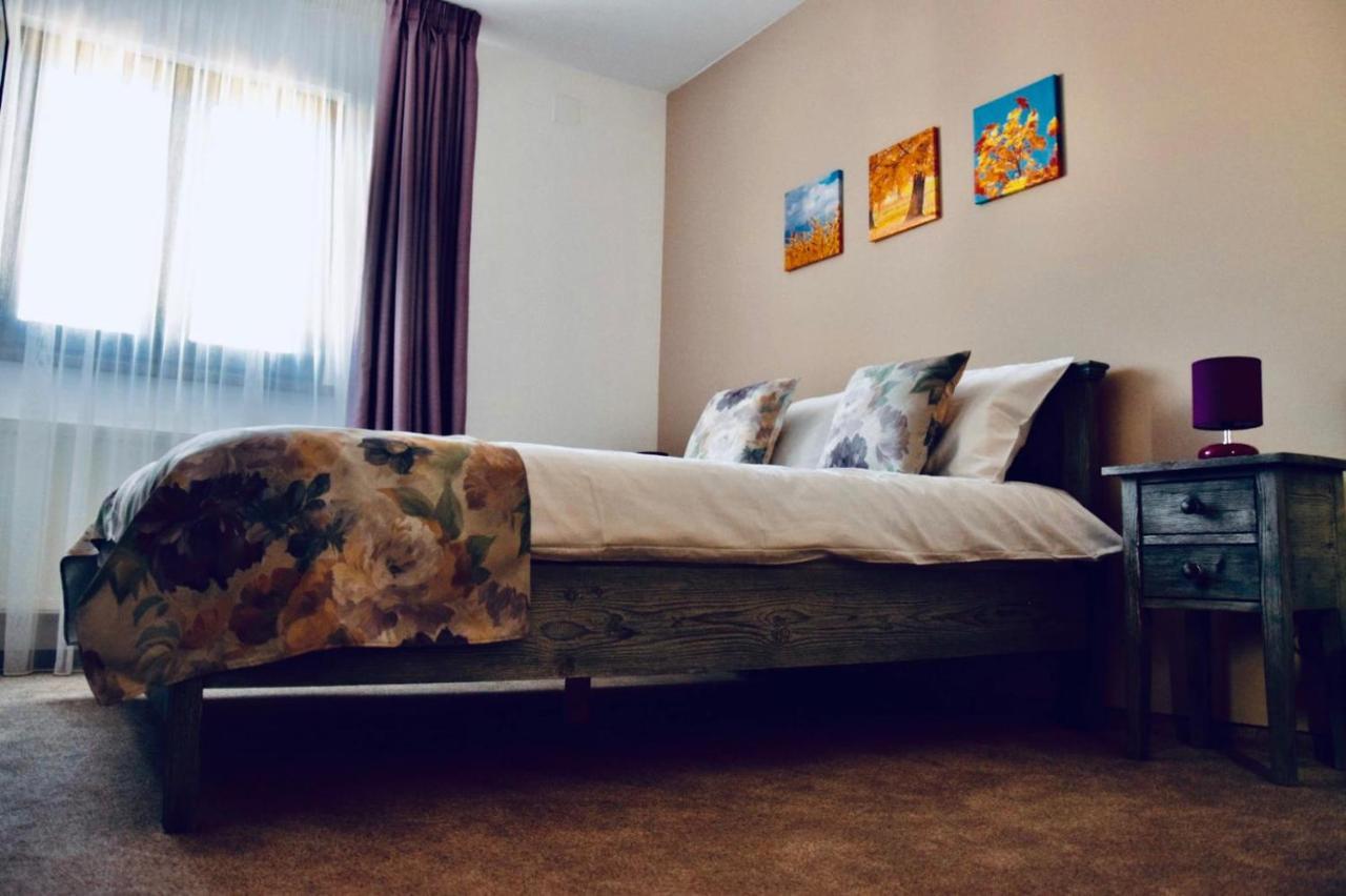 Casa Ankeli Bed & Breakfast Busteni Ngoại thất bức ảnh